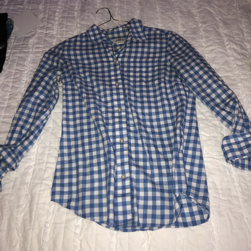 Vineyard vines top